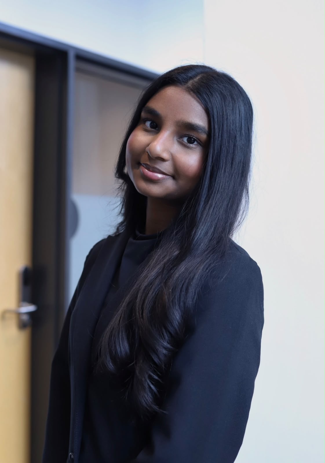 Anushka Anog